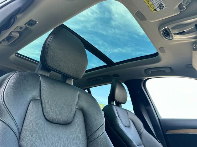 Used 2021 Volvo XC90 T8 Inscription Expression w/ Advanced Package image 21