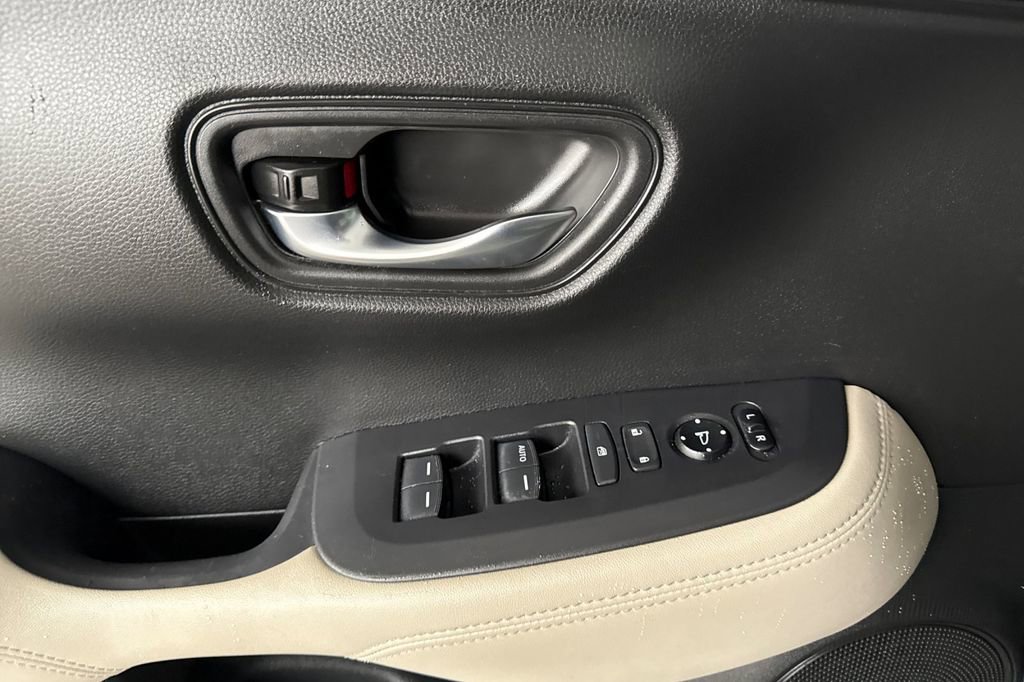 Certified 2023 Honda HR-V LX image 5