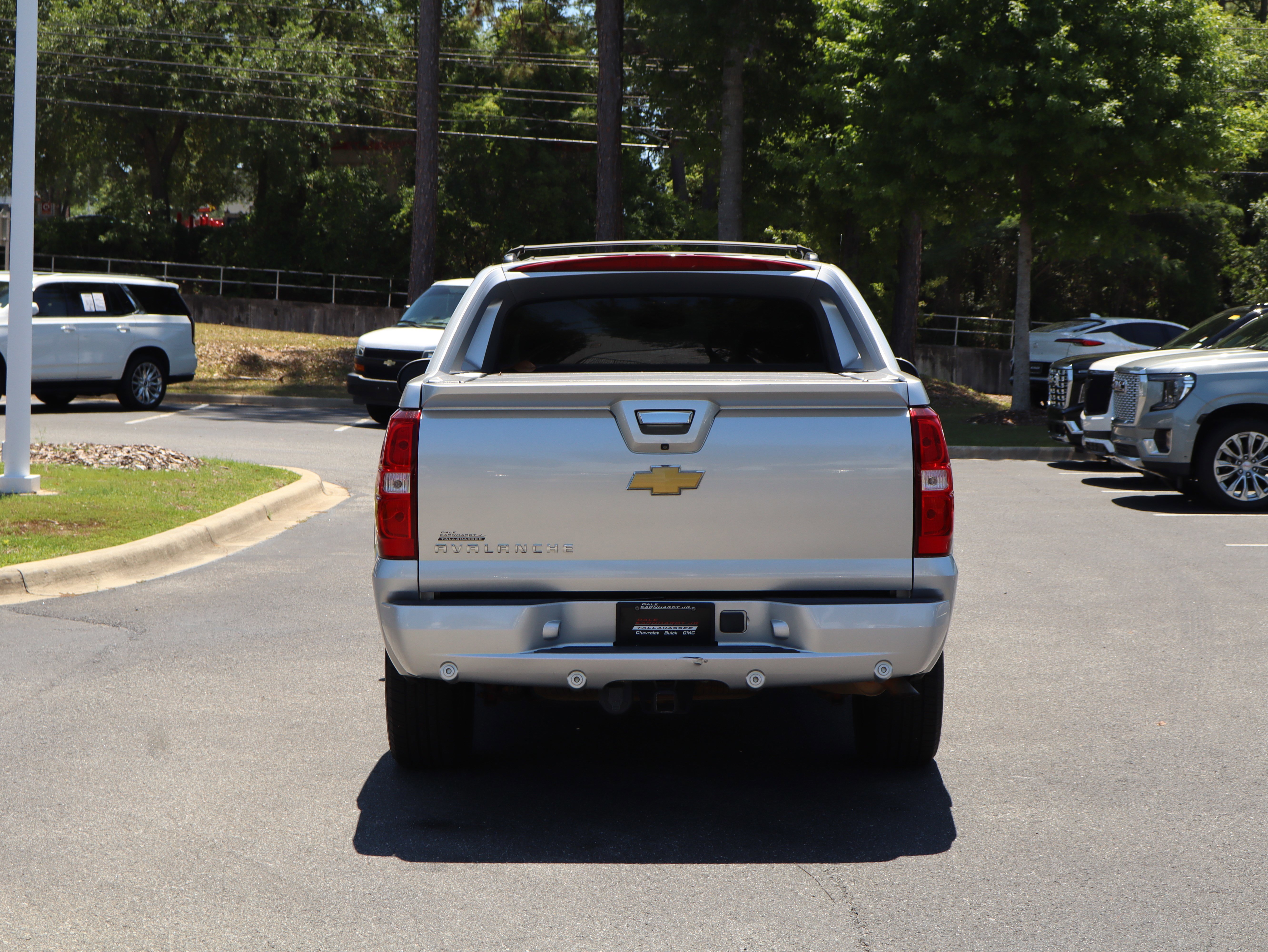 Used 2013 Chevrolet Avalanche LT AWD/4WD image 8
