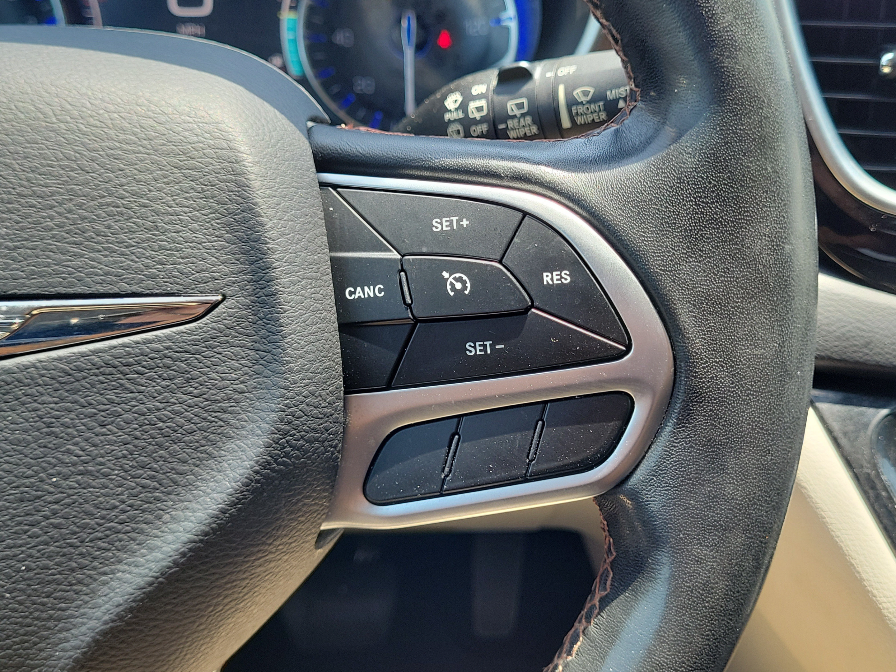 Used 2019 Chrysler Pacifica Touring-L Plus FWD image 30
