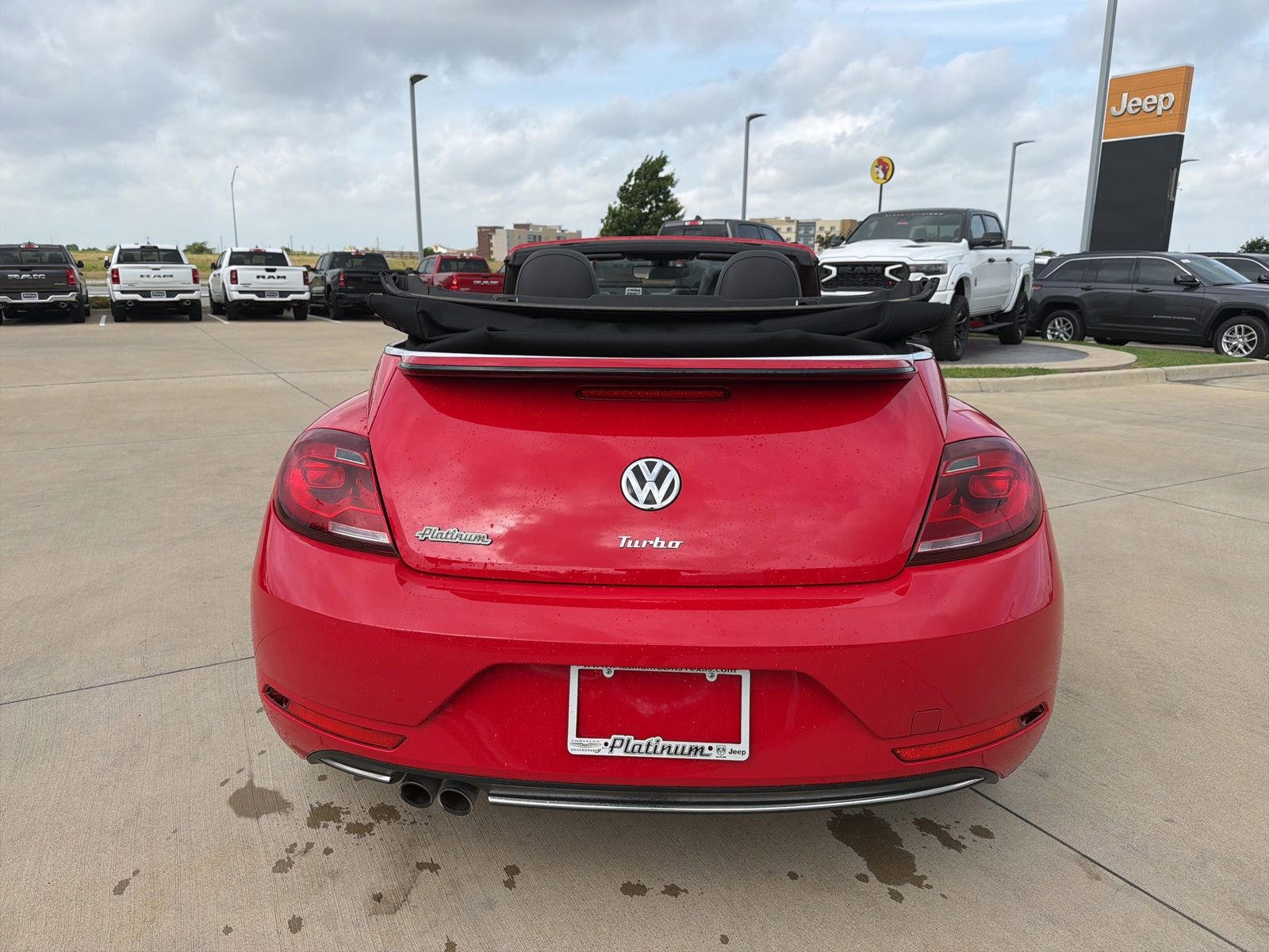 Used 2019 Volkswagen Beetle 2.0T SE FWD image 4