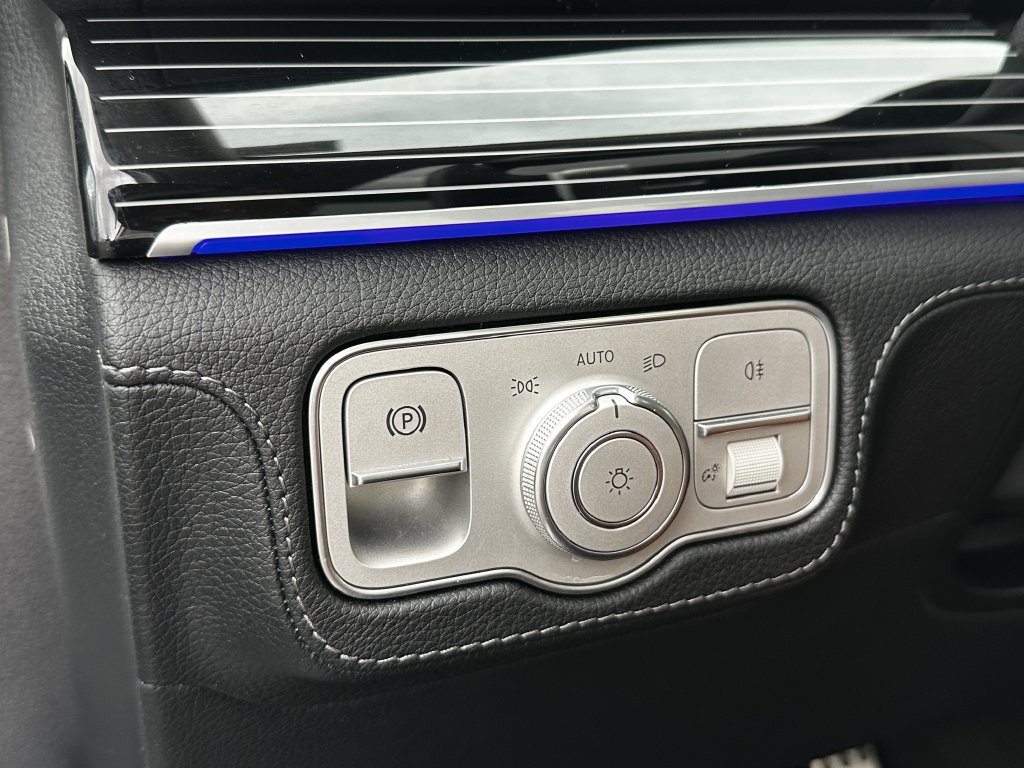 Certified 2024 Mercedes-Benz GLS 580 4MATIC w/ Warmth & Comfort Package image 32