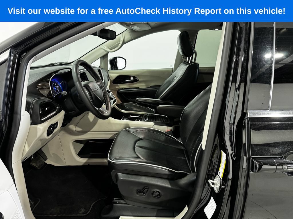 Used 2024 Chrysler Pacifica Limited FWD image 15
