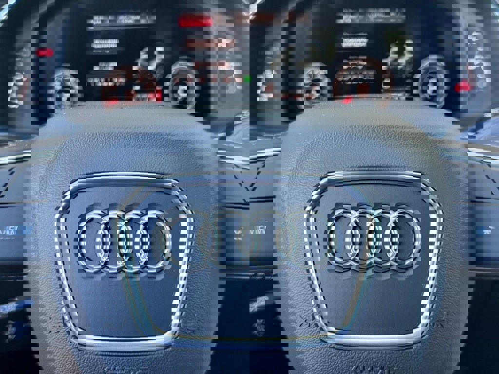 New 2025 Audi Q7 3.0T Prestige image 25