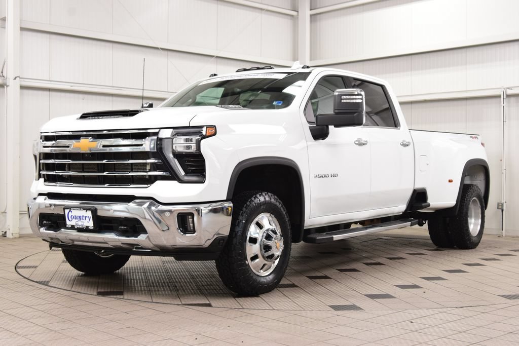 Used 2024 Chevrolet Silverado 3500 LTZ w/ LTZ Convenience Package AWD/4WD image 3