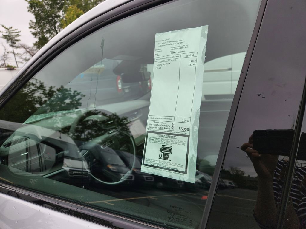 New 2025 Jeep Grand Cherokee Limited w/ Black Appearance Package image 31