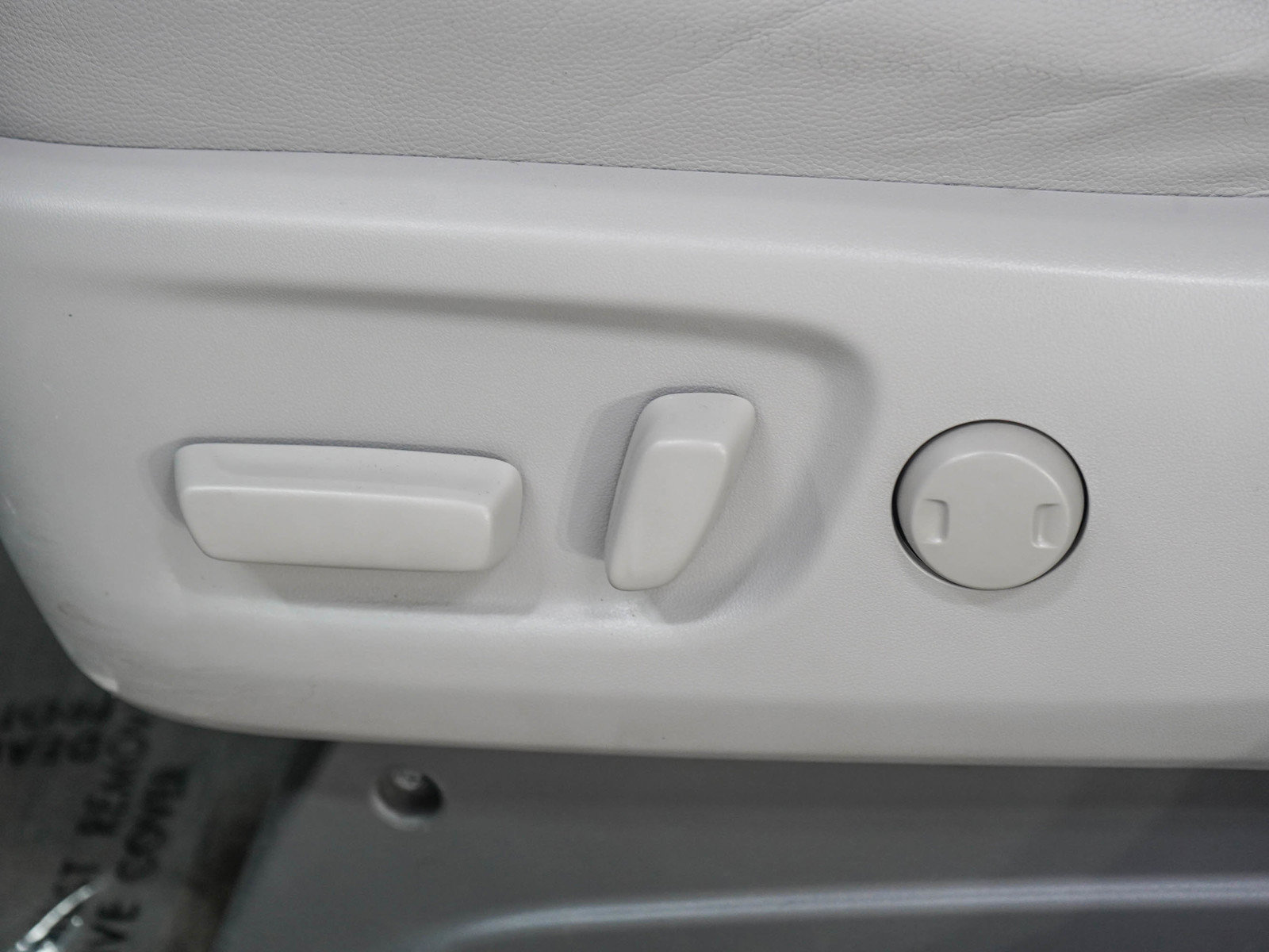Used 2018 Toyota Sienna XLE FWD image 23