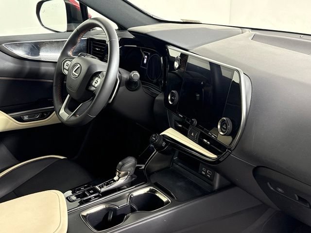 Used 2022 Lexus NX 250 FWD w/ Towing Package (2000 Lbs) image 33
