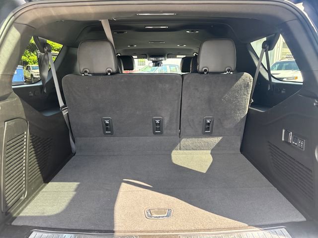Used 2024 Chevrolet Suburban Premier AWD/4WD image 24