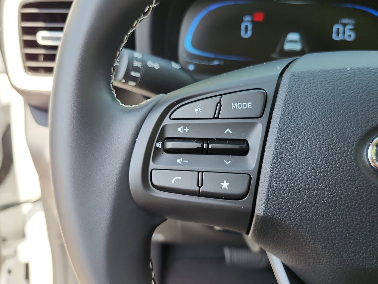 Certified 2026 Hyundai Venue SEL FWD image 13