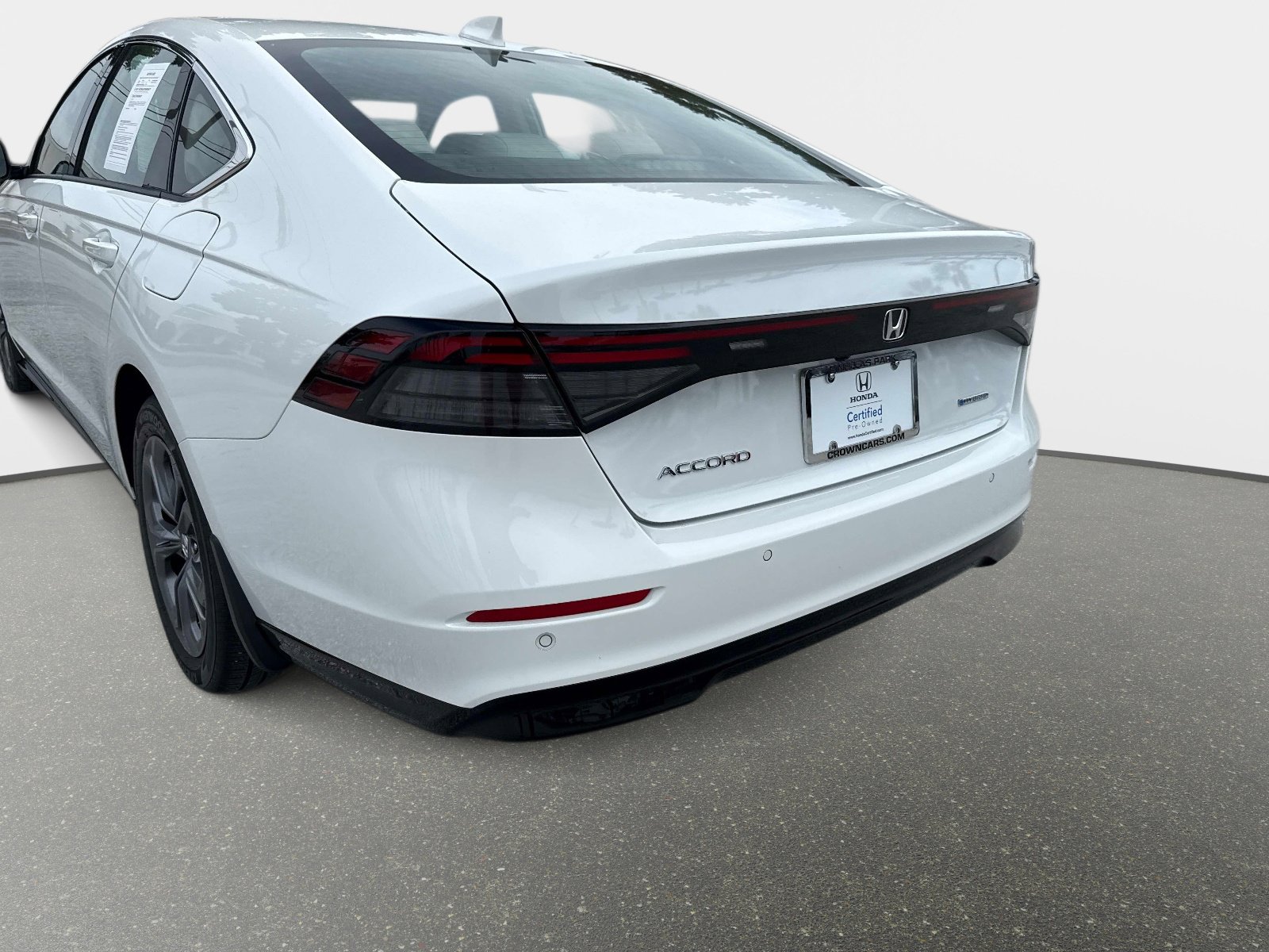 Used 2025 Honda Accord EX-L image 9