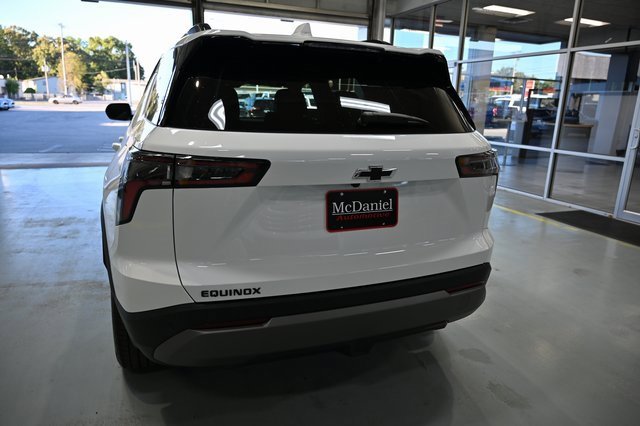 New 2026 Chevrolet Equinox LT w/ Convenience Package II image 6