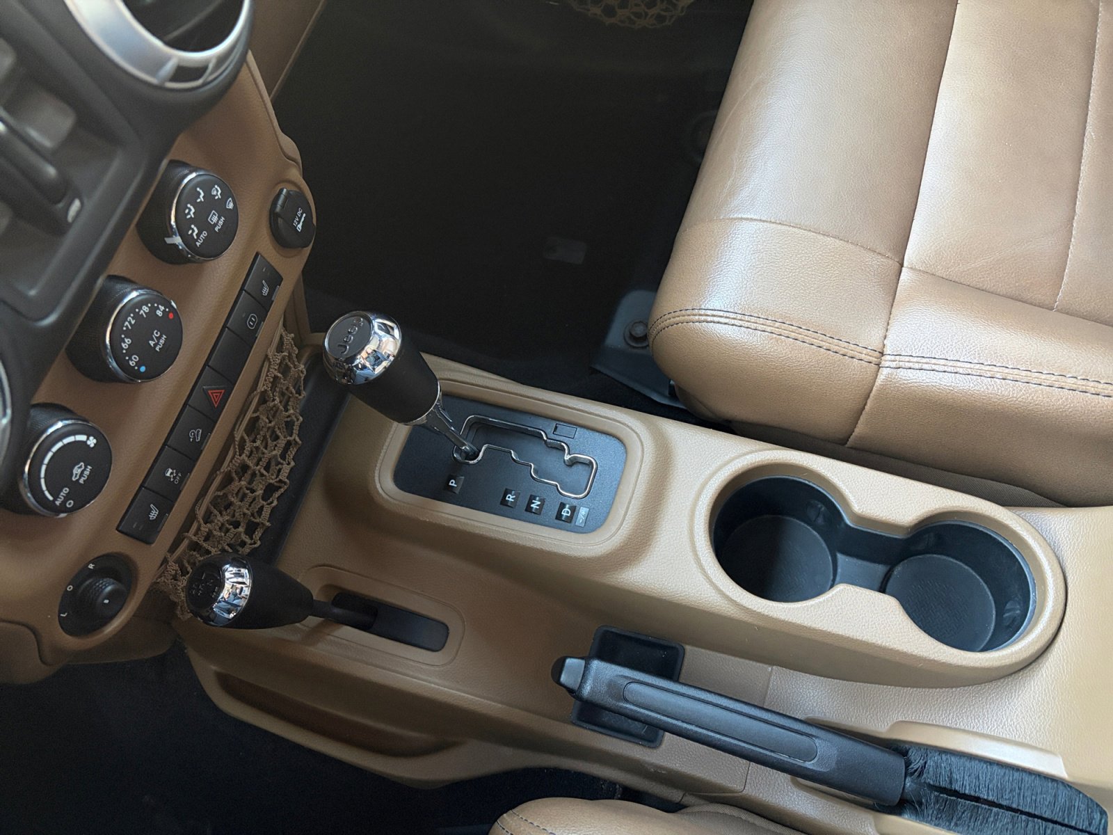 Used 2012 Jeep Wrangler Unlimited Sahara w/ Connectivity Group image 23