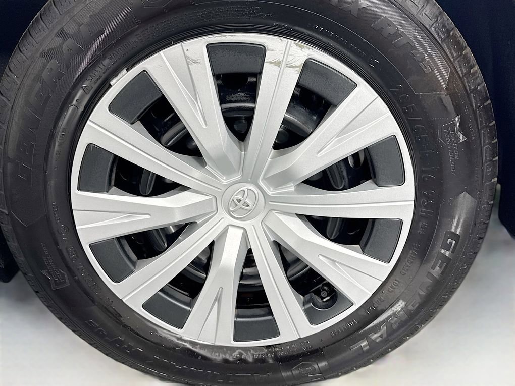 Used 2018 Toyota Camry LE w/ Audio Package image 31