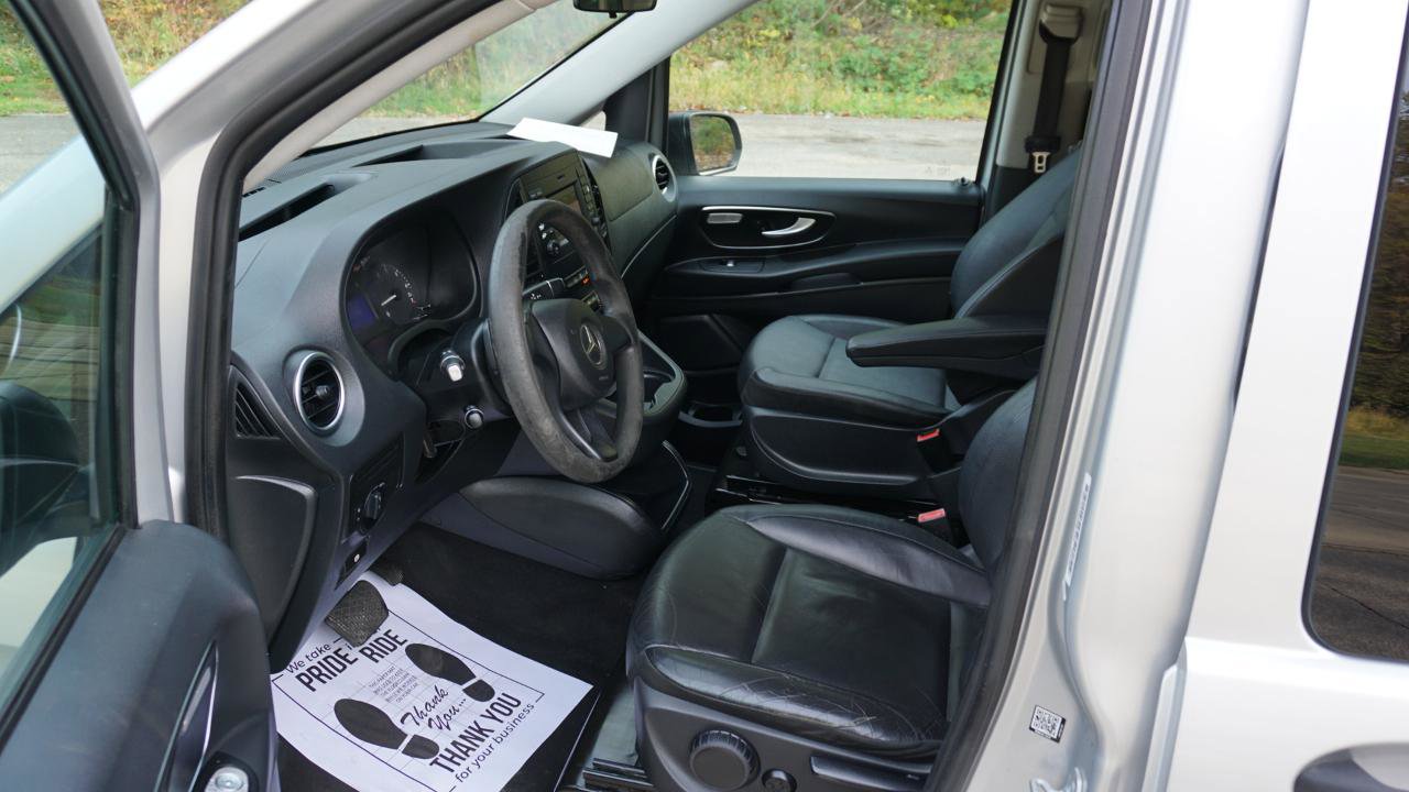 Used 2016 Mercedes-Benz Metris Passenger image 13