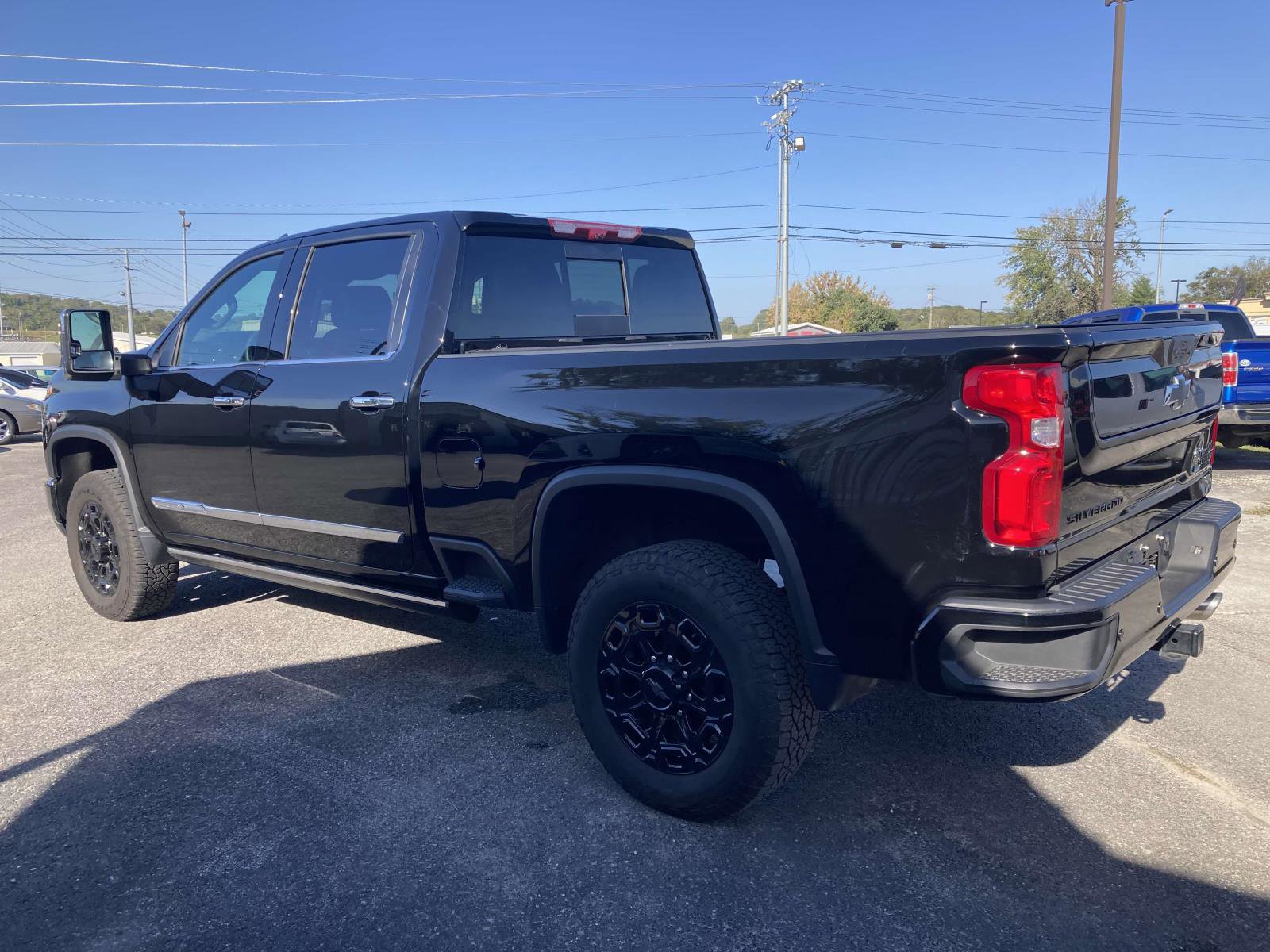 Used 2024 Chevrolet Silverado 2500 High Country w/ Technology Package image 4