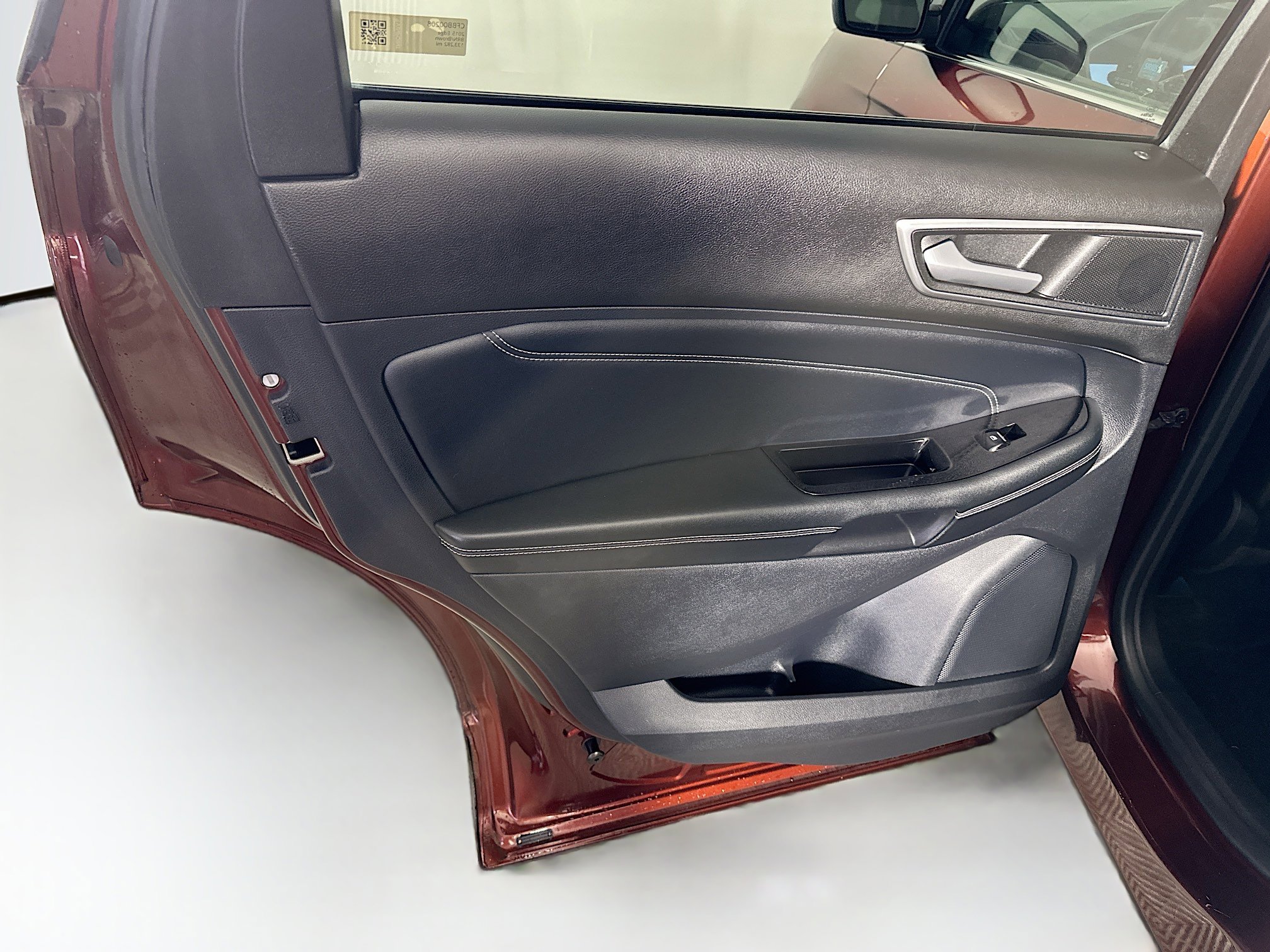 Used 2015 Ford Edge Titanium w/ Equipment Group 302A AWD/4WD image 26