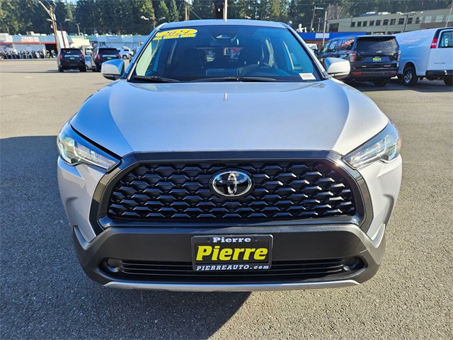 Used 2024 Toyota Corolla Cross LE image 8