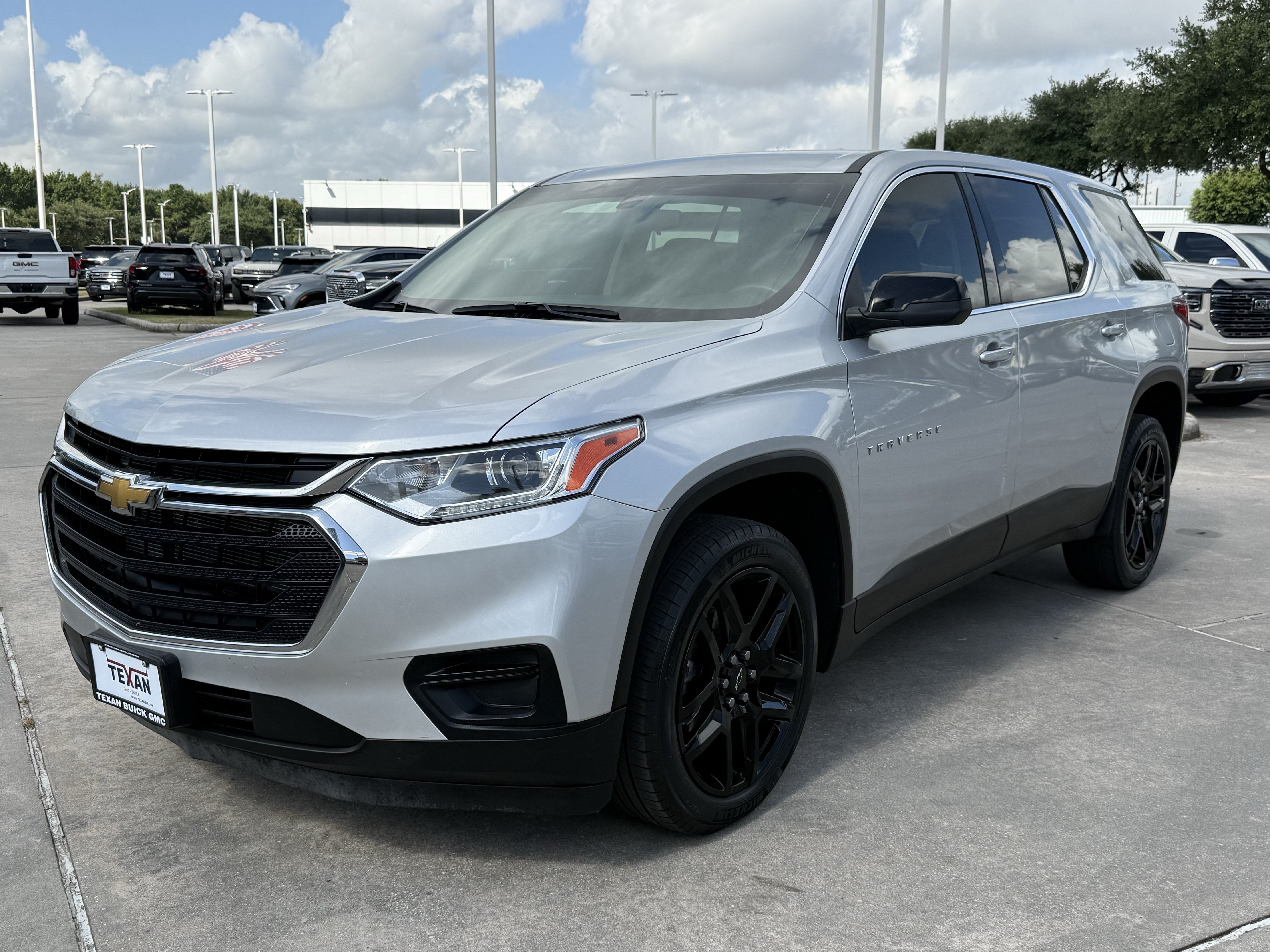 Used 2021 Chevrolet Traverse LS w/ LPO, Floor Liner Package FWD image 9