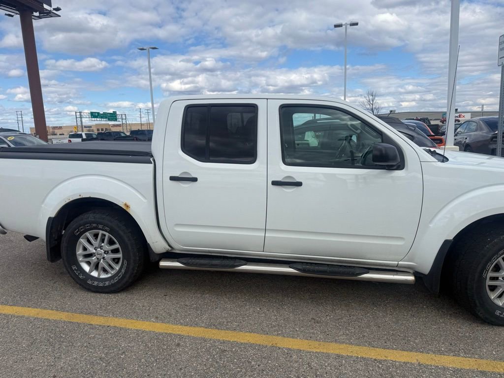 Used 2015 Nissan Frontier SV w/ SV Value Truck Package AWD/4WD image 4