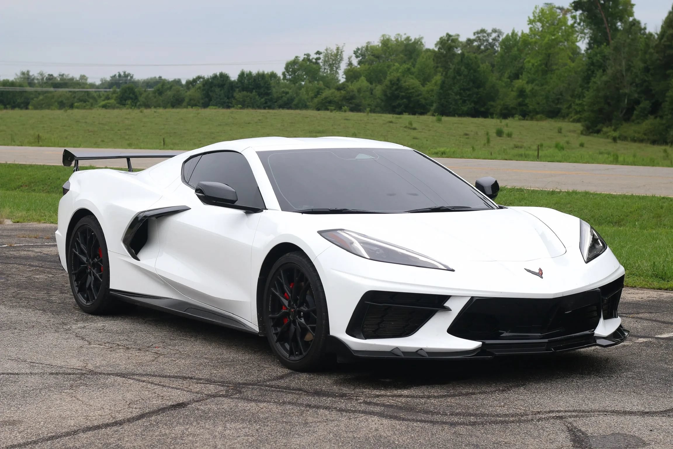 Used 2024 Chevrolet Corvette Stingray Coupe w/ 1LT RWD image 2