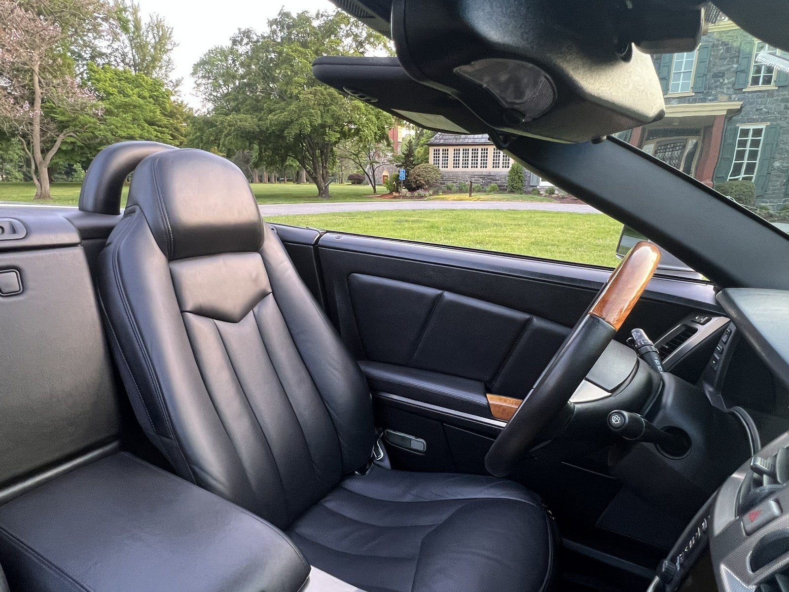 Used 2004 Cadillac XLR RWD image 19