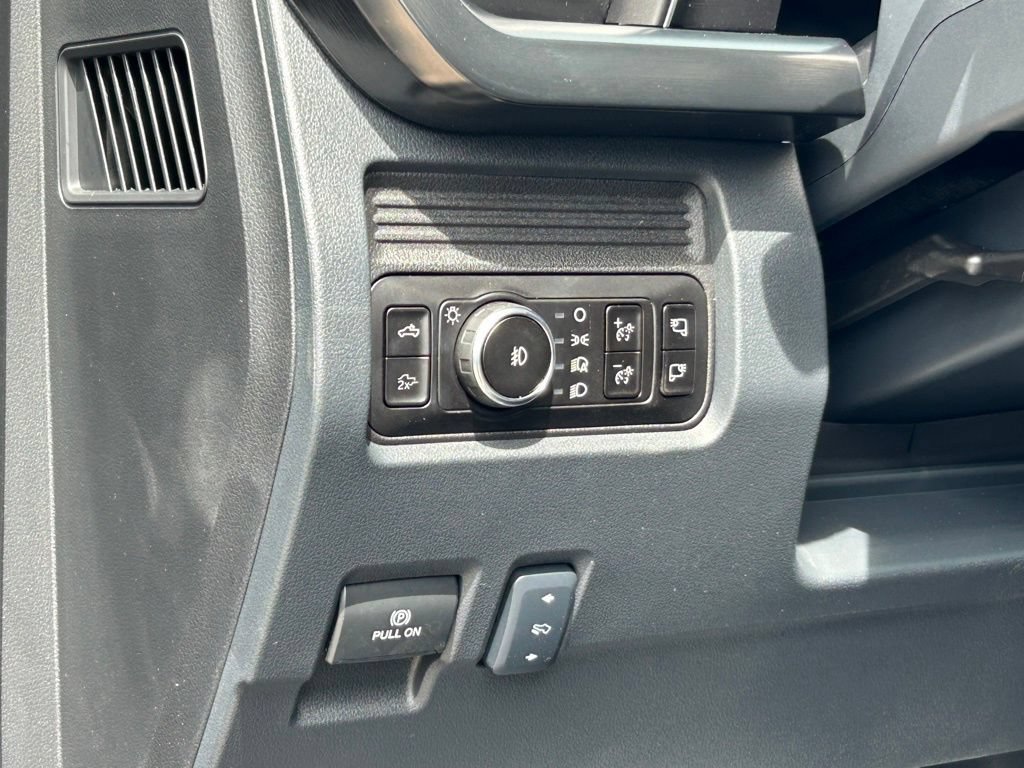 New 2026 Ford F250 Lariat w/ Black Appearance Package AWD/4WD image 38