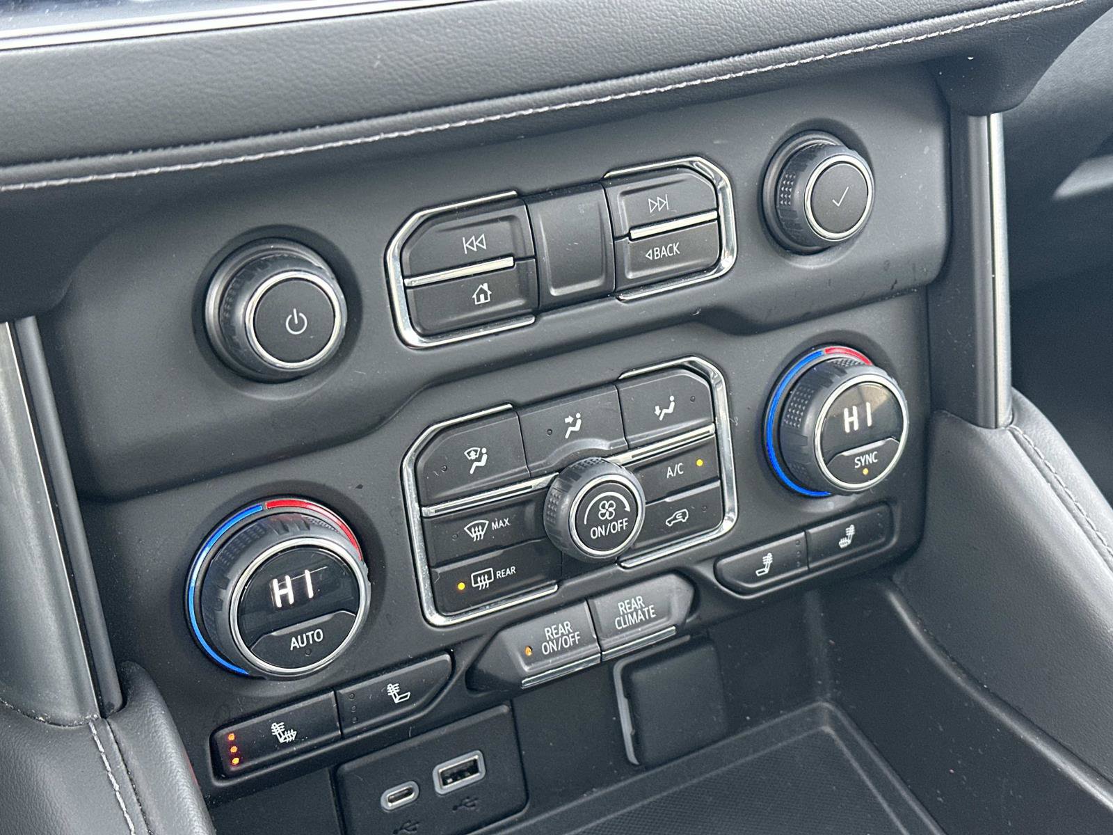 Certified 2023 Chevrolet Tahoe Z71 w/ Luxury Package image 33