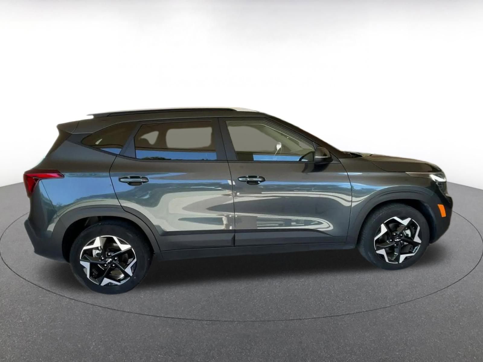 Used 2025 Kia Seltos S FWD image 16