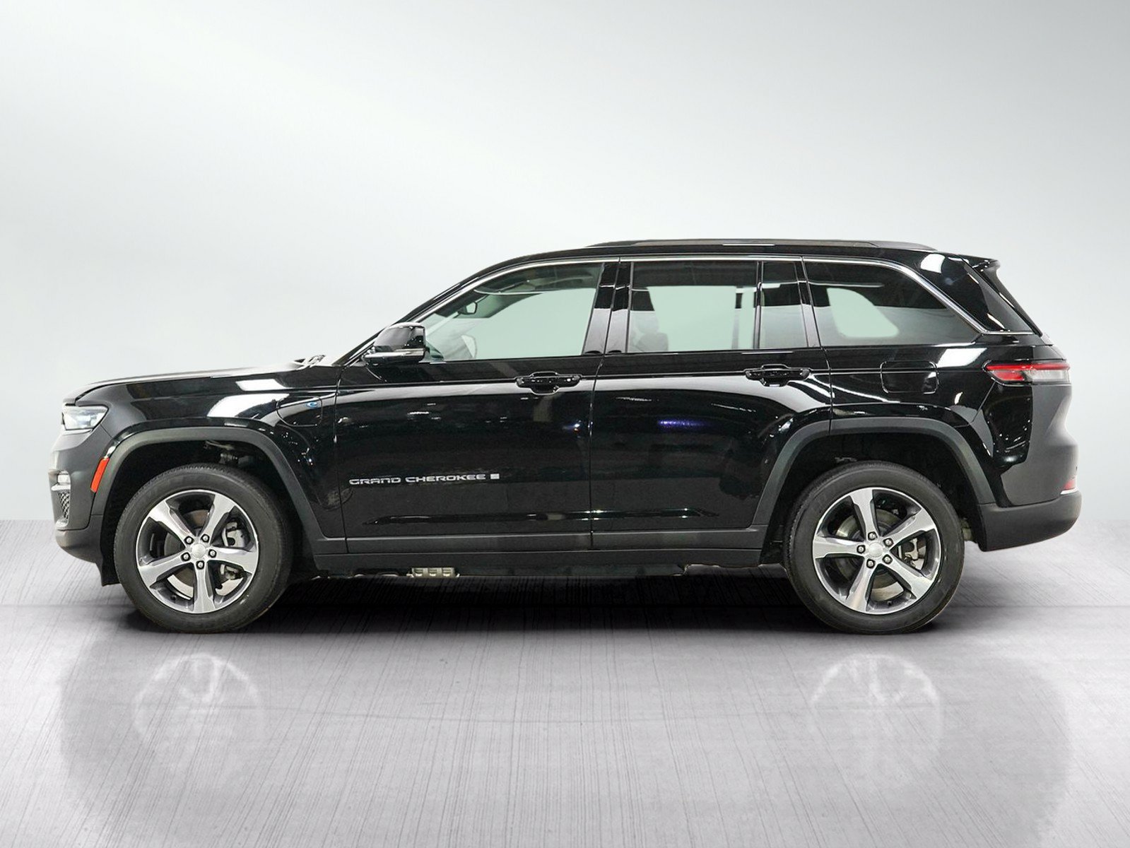 Used 2024 Jeep Grand Cherokee Limited 4xe AWD/4WD image 2