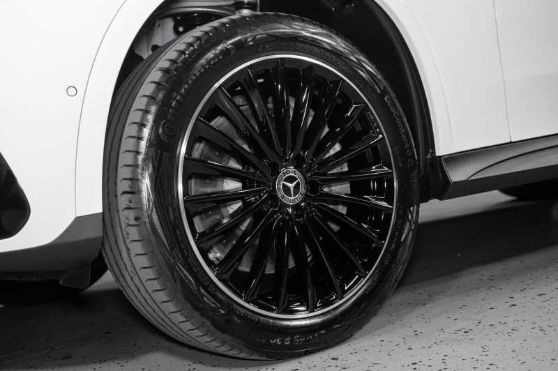 Certified 2026 Mercedes-Benz GLC 300 image 9