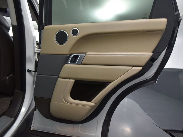 Used 2016 Land Rover Range Rover Sport HSE image 37