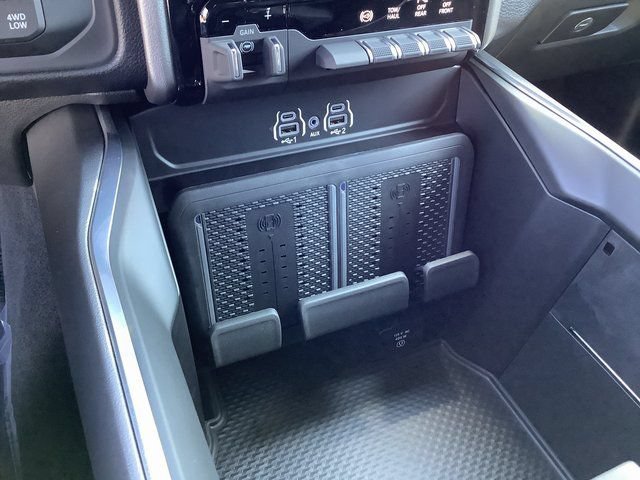 New 2026 RAM 2500 Laramie w/ Sport Appearance Package AWD/4WD image 19
