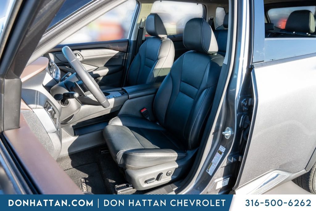 Used 2023 Nissan Rogue SL w/ SL Premium Package image 4