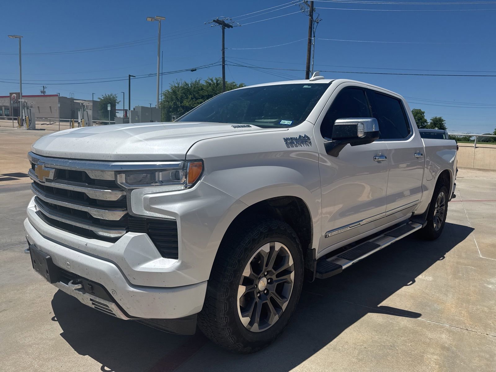 Used 2023 Chevrolet Silverado 1500 High Country w/ Technology Package AWD/4WD image 8