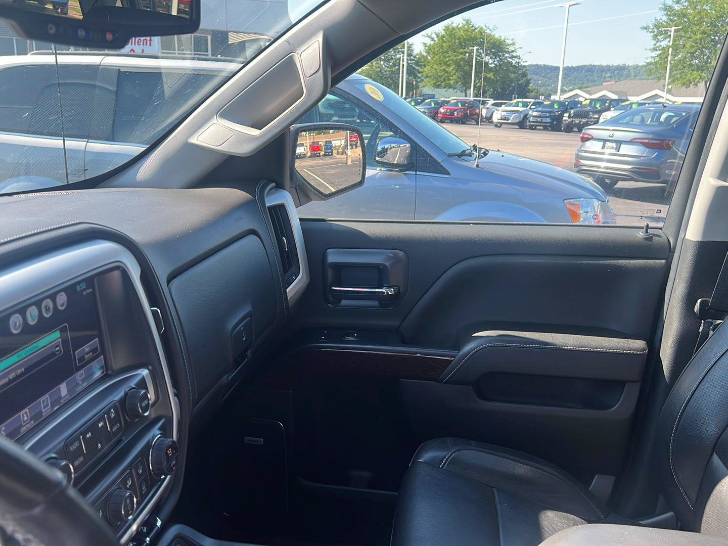 Used 2018 GMC Sierra 1500 SLT AWD/4WD image 19
