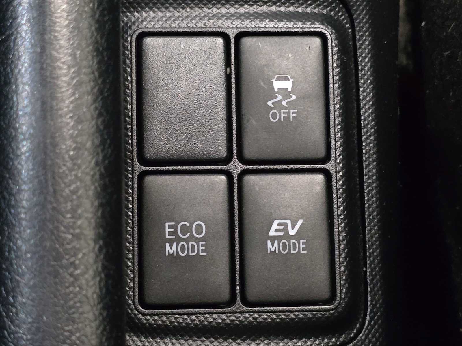 Used 2015 Toyota Prius C Two FWD image 14
