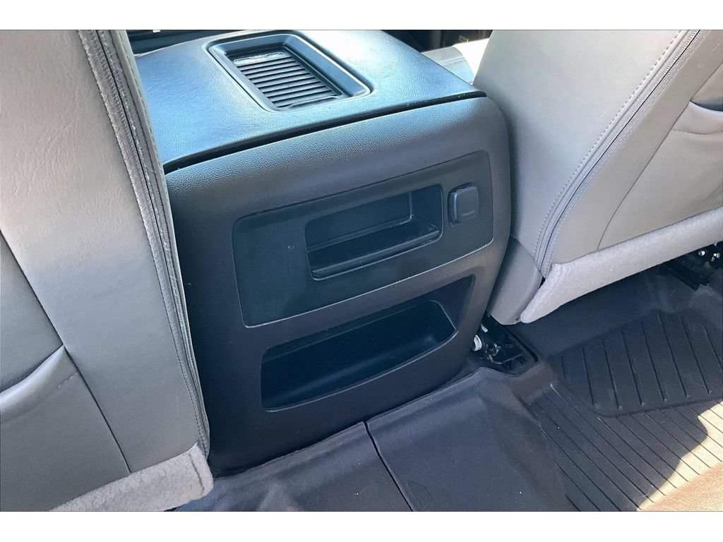 Used 2016 GMC Sierra 3500 Denali w/ Duramax Plus Package AWD/4WD image 11