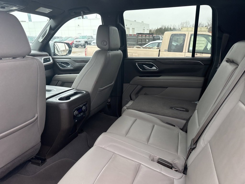 Used 2022 Chevrolet Suburban Z71 image 5