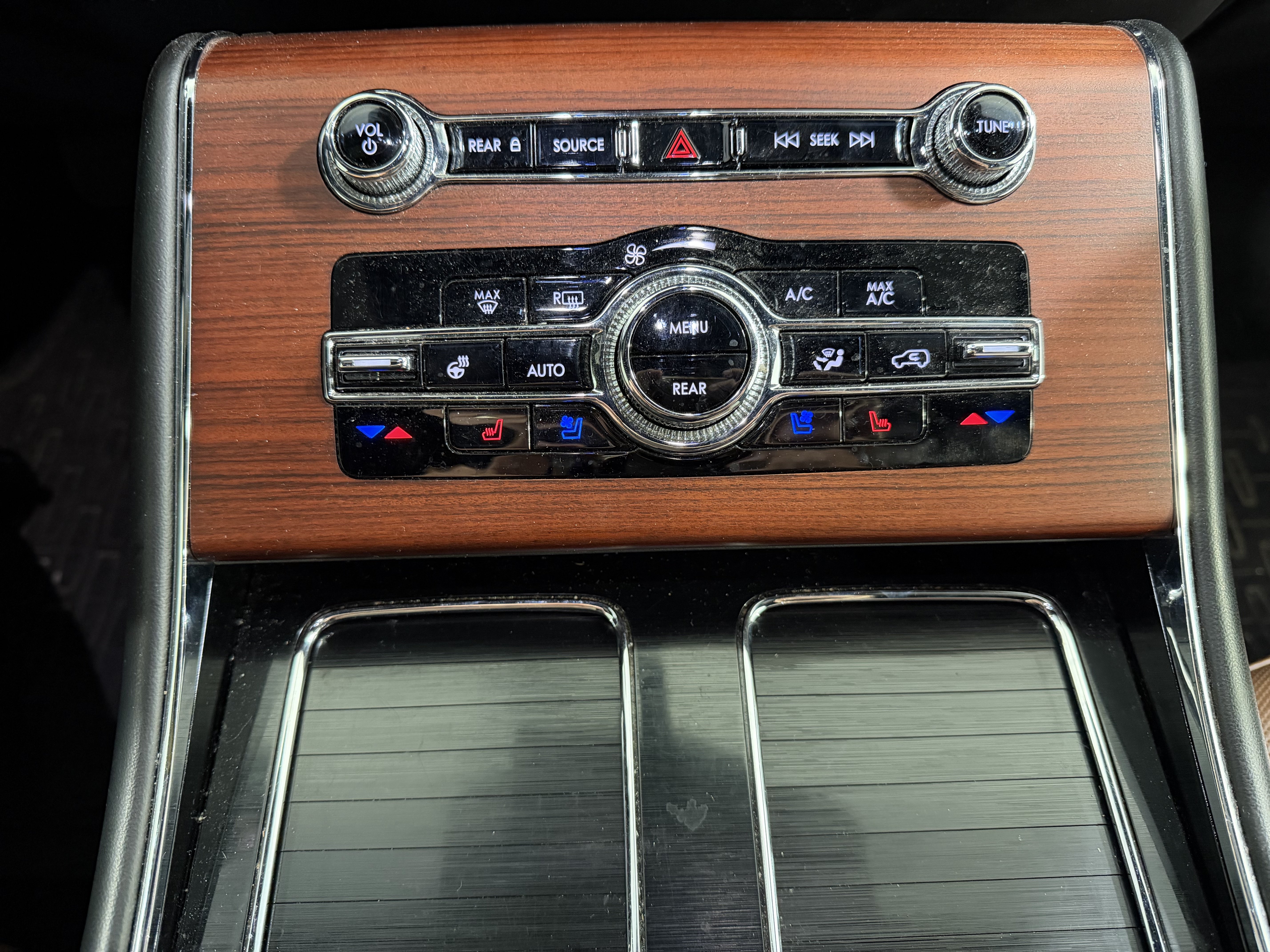 Used 2022 Lincoln Aviator Reserve w/ Equipment Group 201A RWD image 17