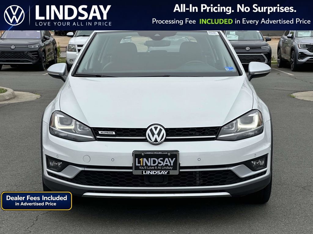 Used 2017 Volkswagen Golf Alltrack AWD/4WD image 3