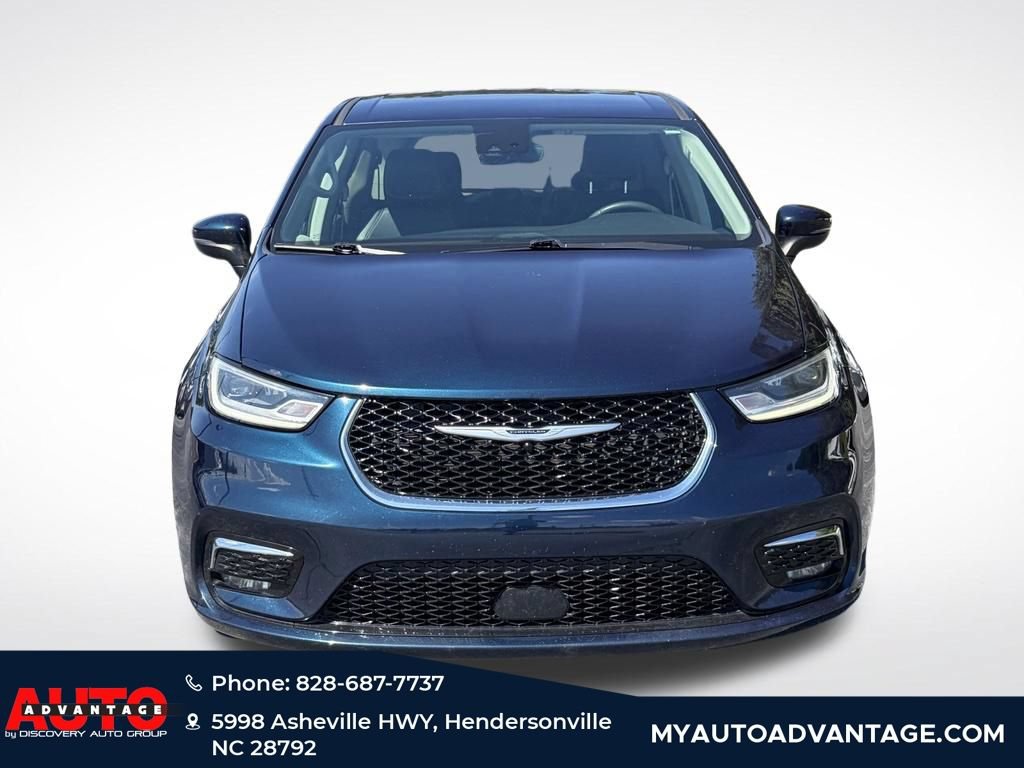 Used 2023 Chrysler Pacifica Touring-L FWD image 6