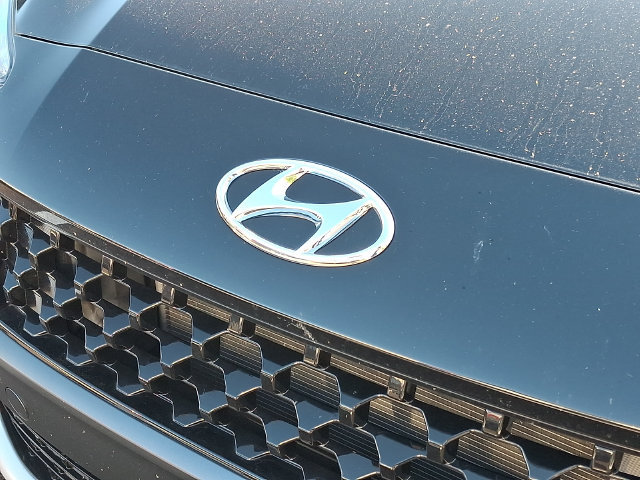 Used 2023 Hyundai Kona Limited AWD/4WD image 4