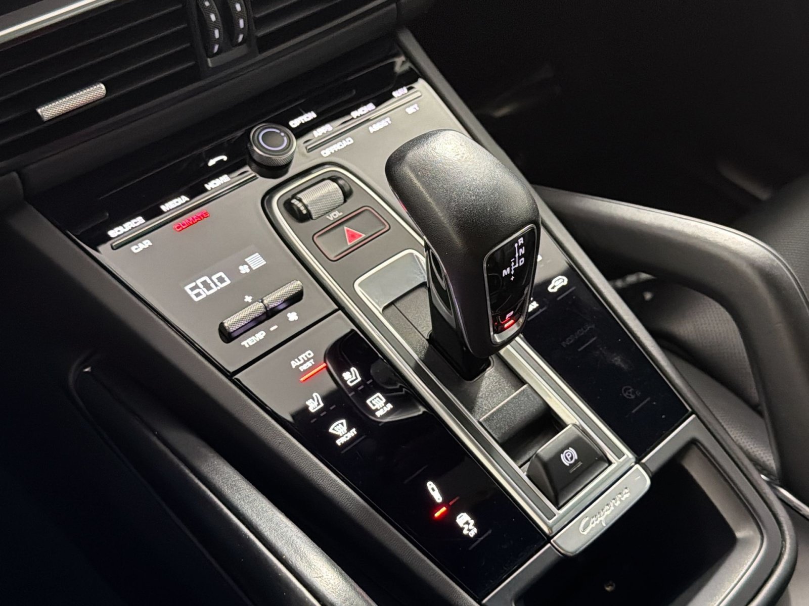 Used 2022 Porsche Cayenne Turbo AWD/4WD image 22