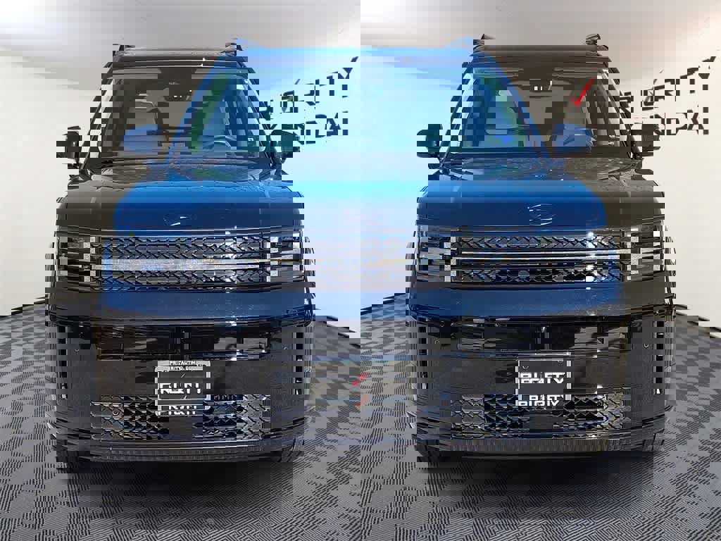 Used 2025 Hyundai Santa Fe Calligraphy image 2