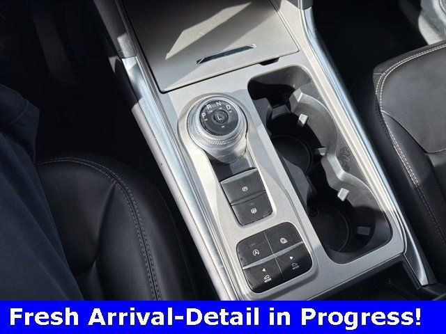 Used 2024 Ford Explorer XLT w/ Equipment Group 202A RWD image 8