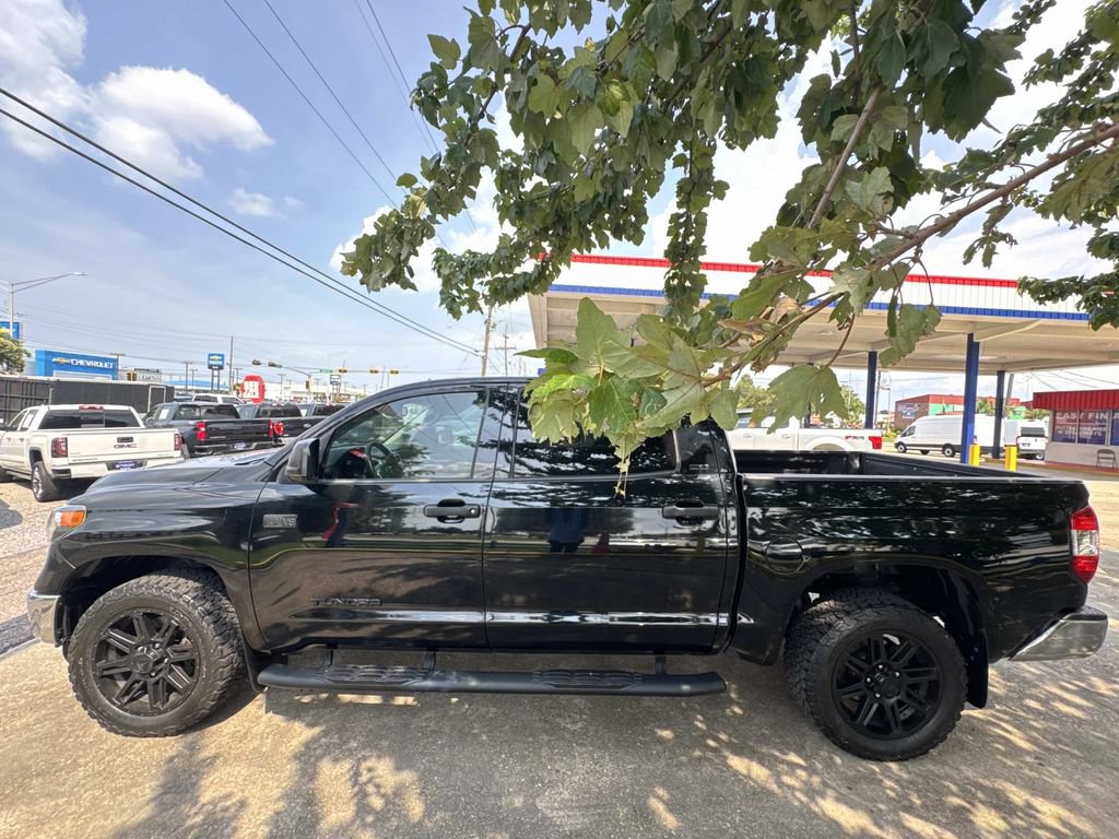 Used 2019 Toyota Tundra SR5 w/ SR5 Upgrade Package AWD/4WD image 4