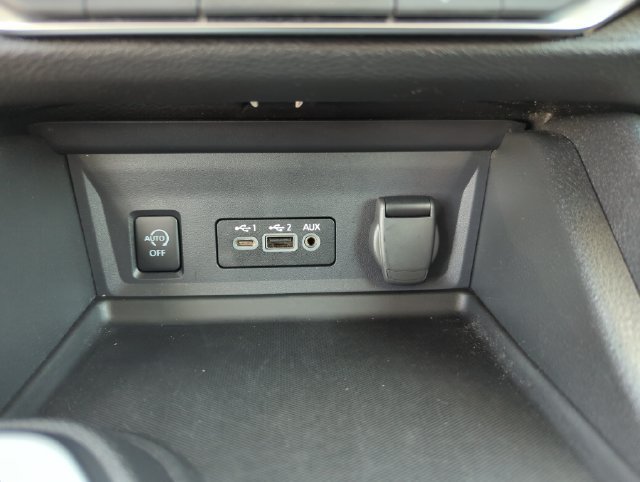 Certified 2024 Nissan Sentra SR FWD image 38