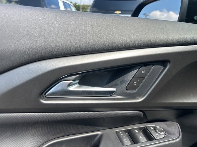 New 2026 Chevrolet Equinox EV LT image 12