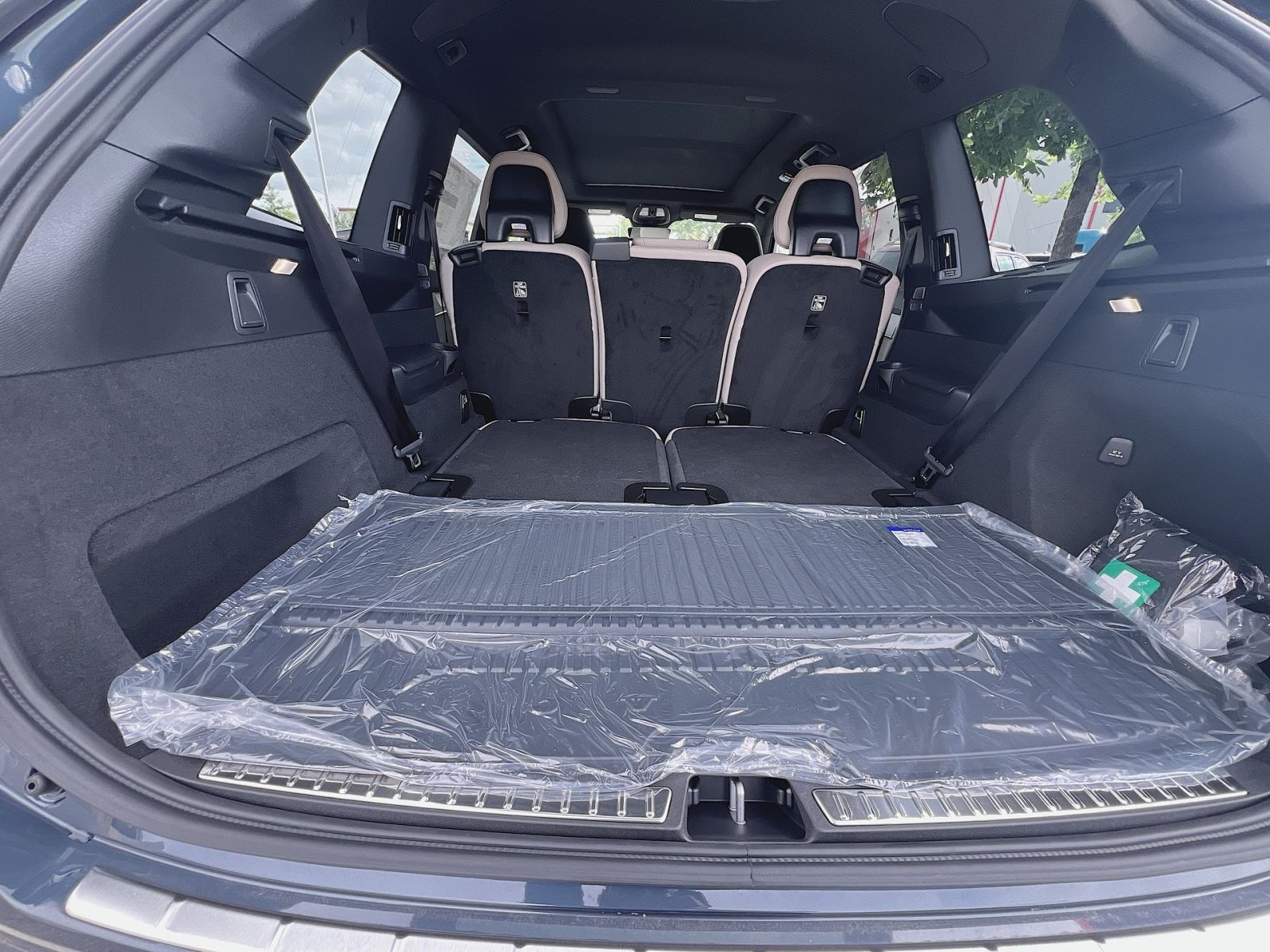 New 2026 Volvo XC90 B6 Plus w/ Protection Package Premier AWD/4WD image 27